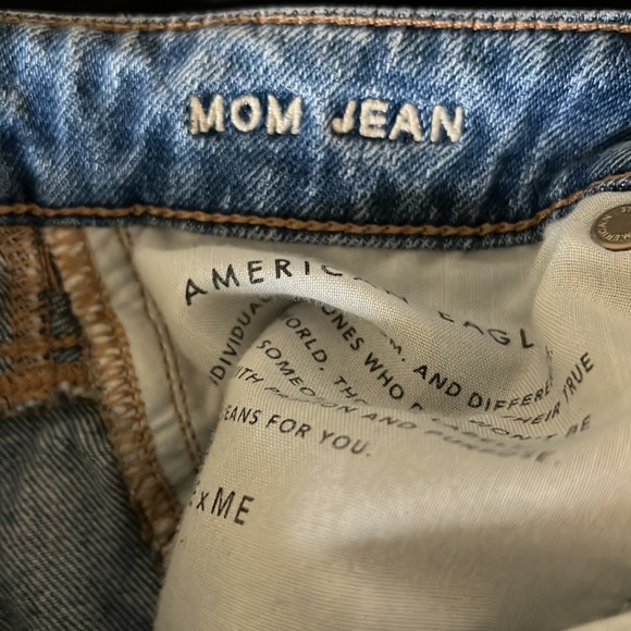 American Eagle Mom Jean - Picture 4 of 4